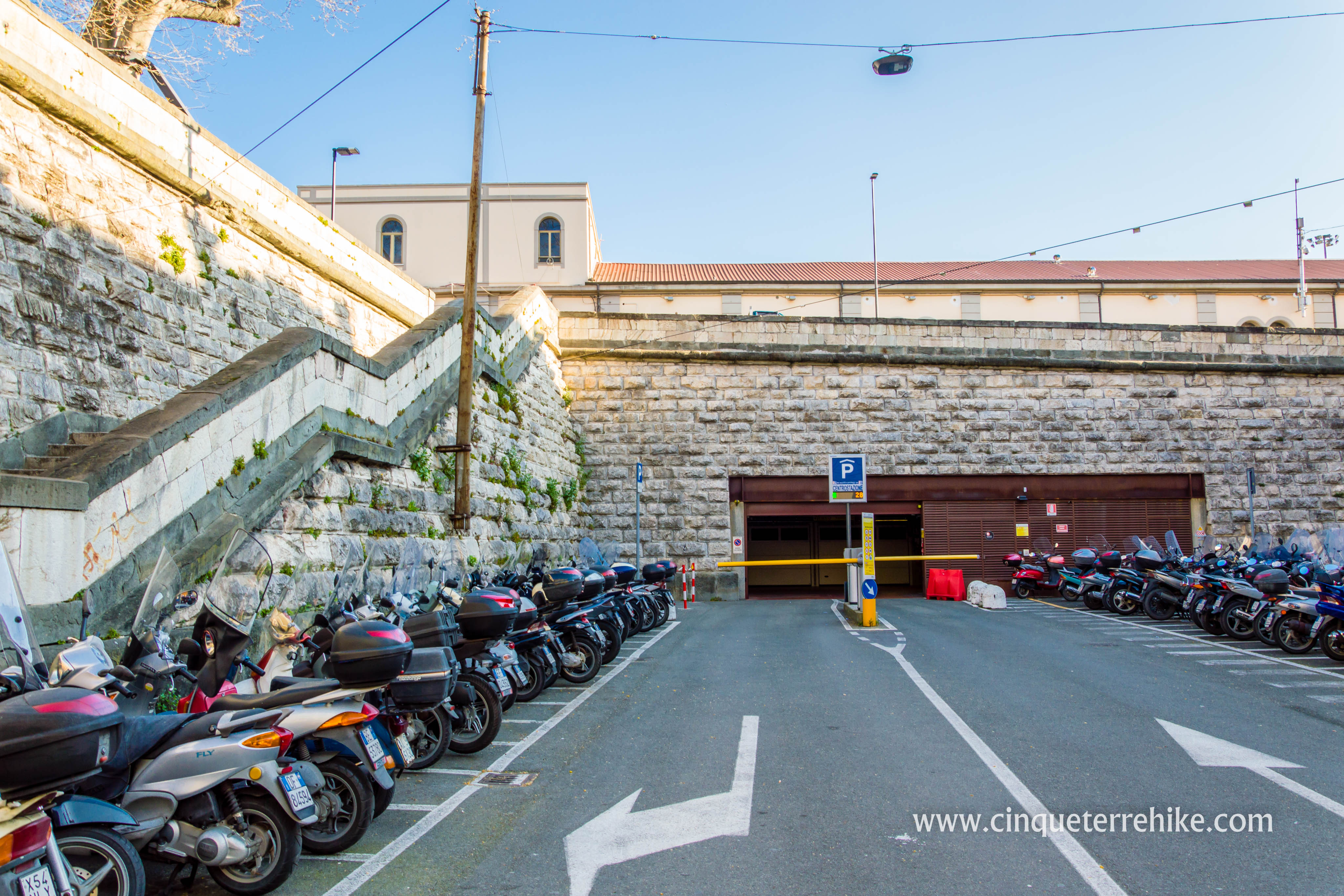 Riomaggiore parking