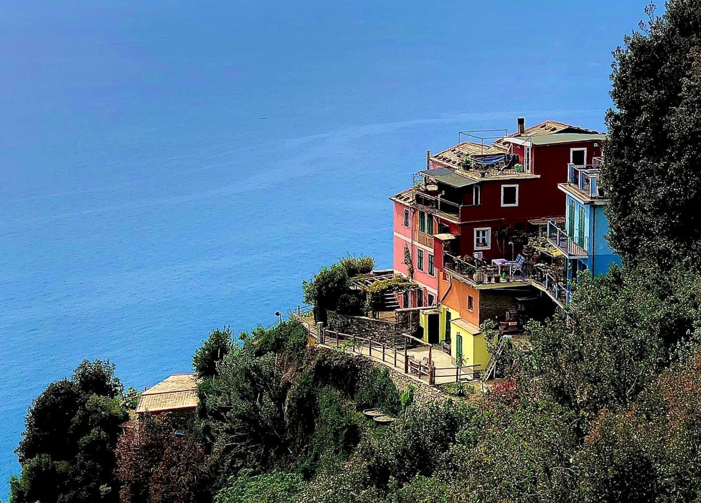 Logo the heart of cinque terre